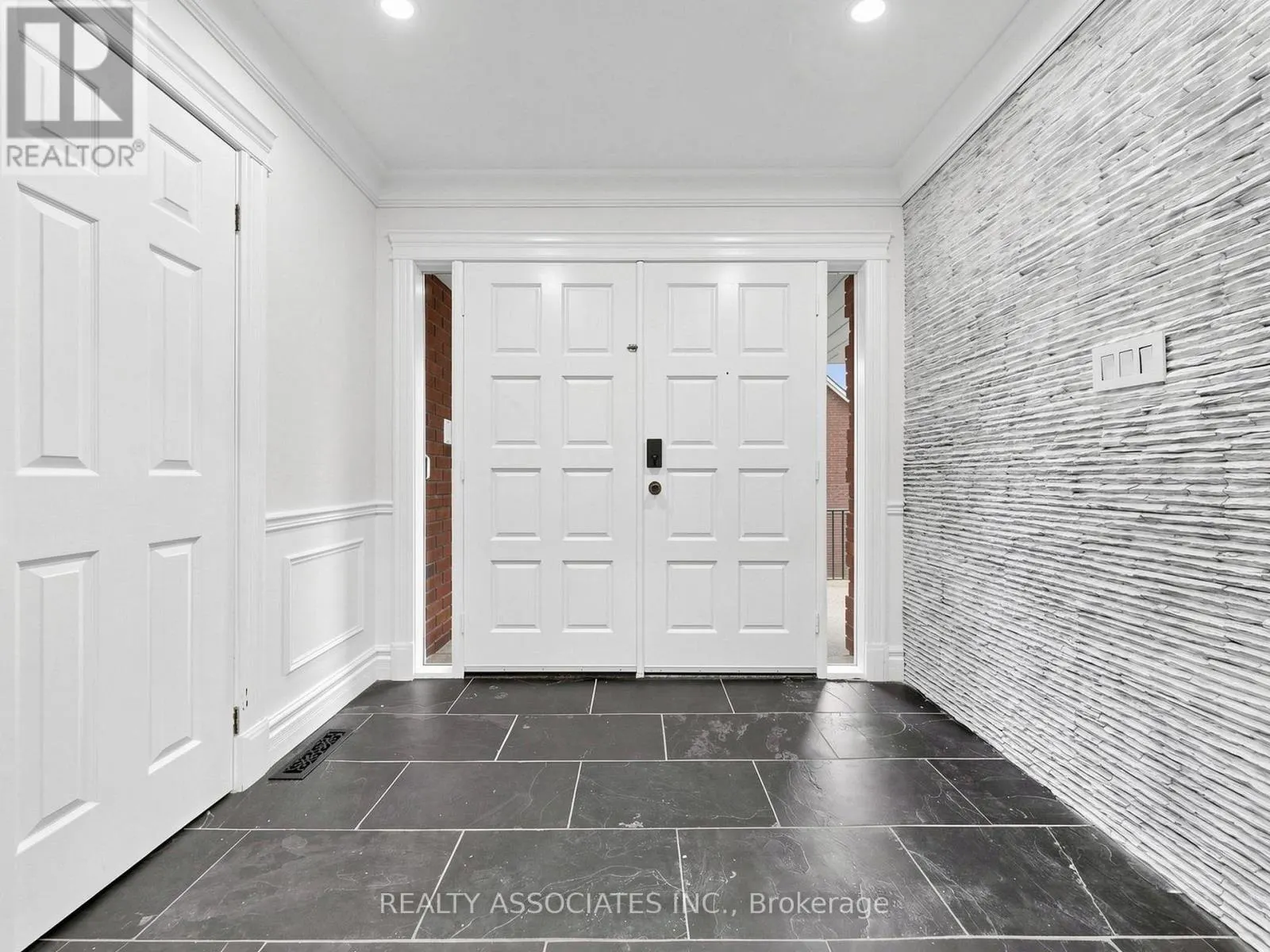 96 ZINNIA PLACE S