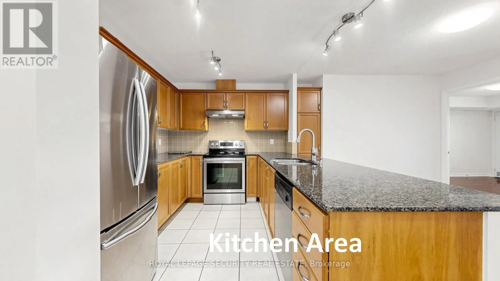 406 - 8026 KIPLING AVENUE