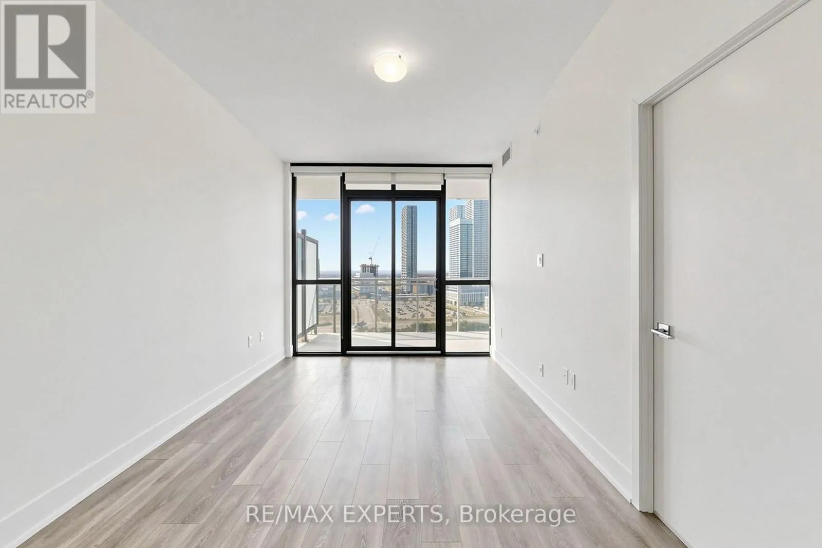 1505 - 2916 HIGHWAY 7 ROAD