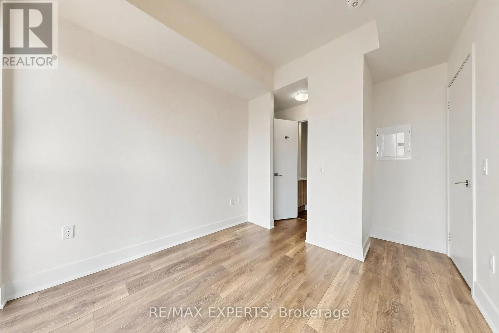 1505 - 2916 HIGHWAY 7 ROAD