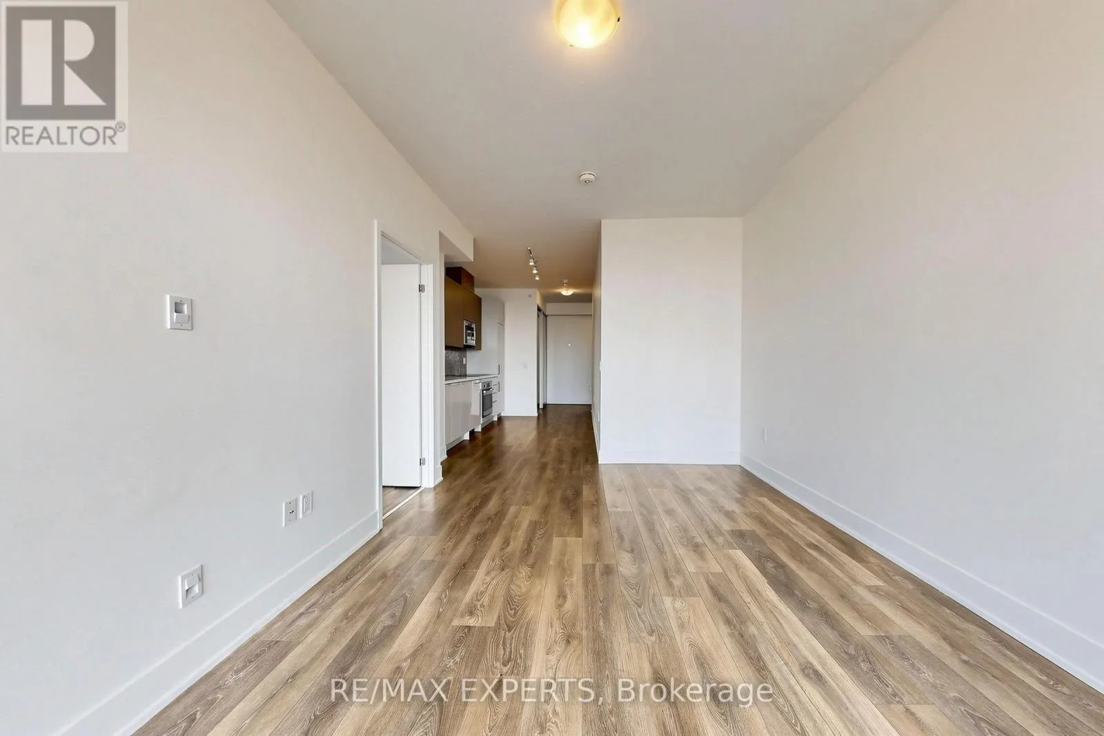 1505 - 2916 HIGHWAY 7 ROAD