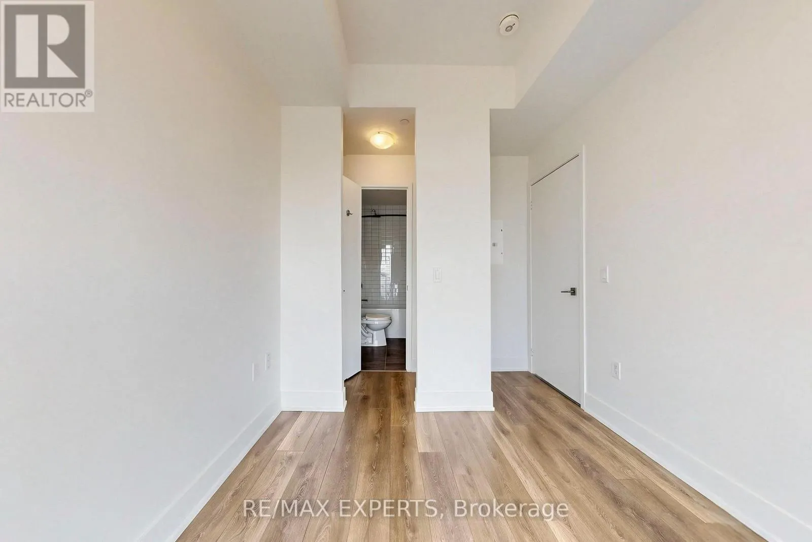 1505 - 2916 HIGHWAY 7 ROAD
