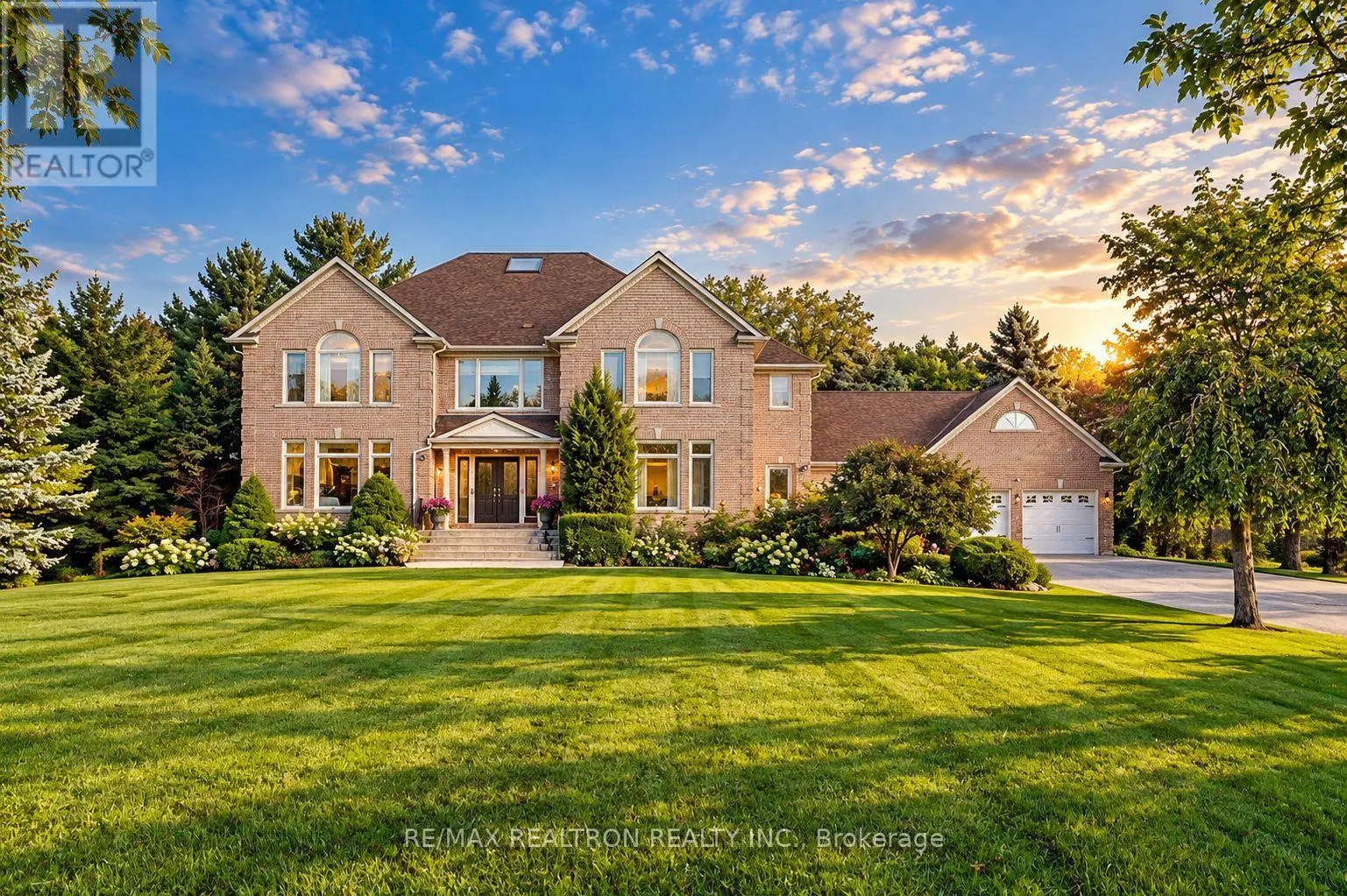 8 COUNTRY HEIGHTS DRIVE