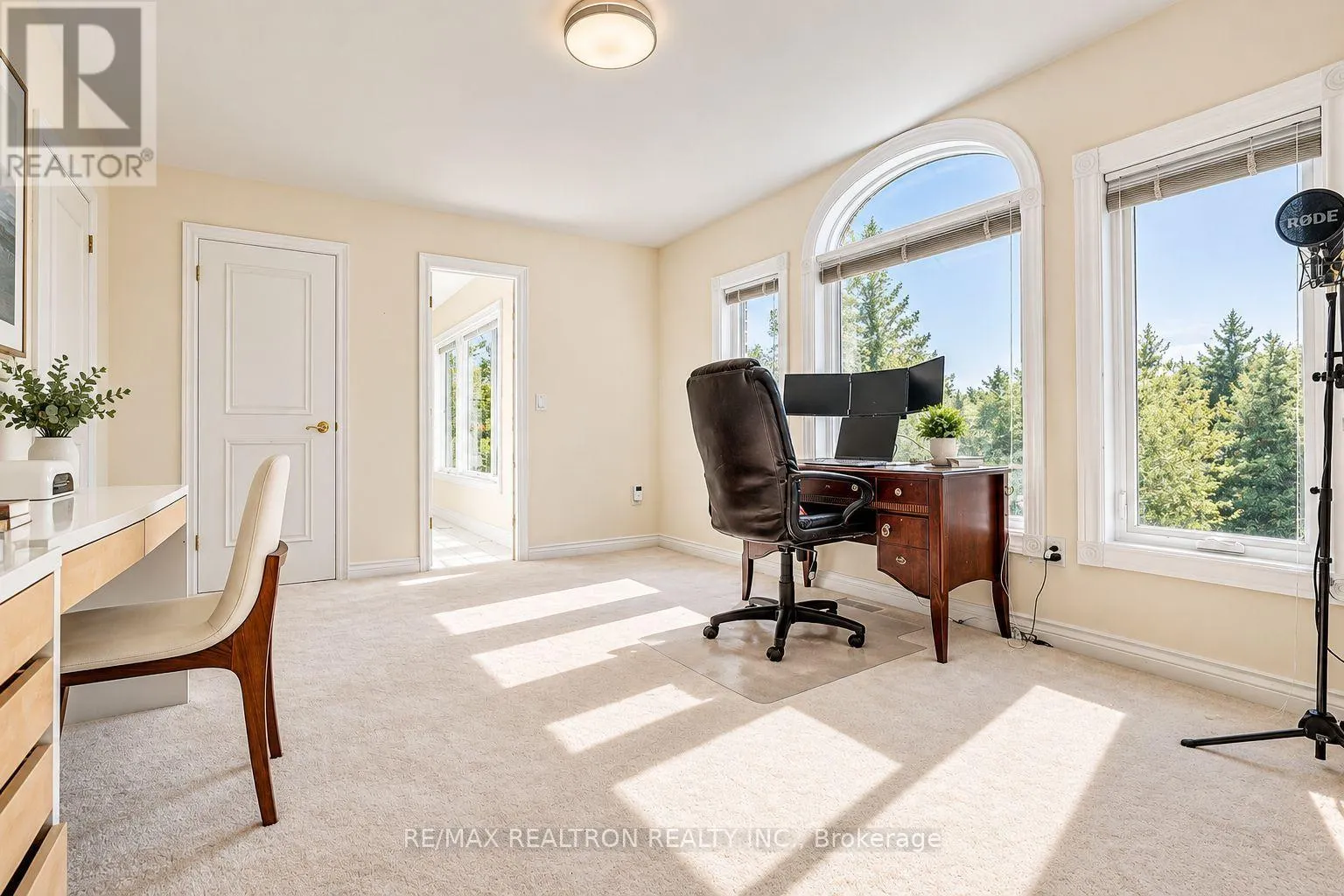 8 COUNTRY HEIGHTS DRIVE