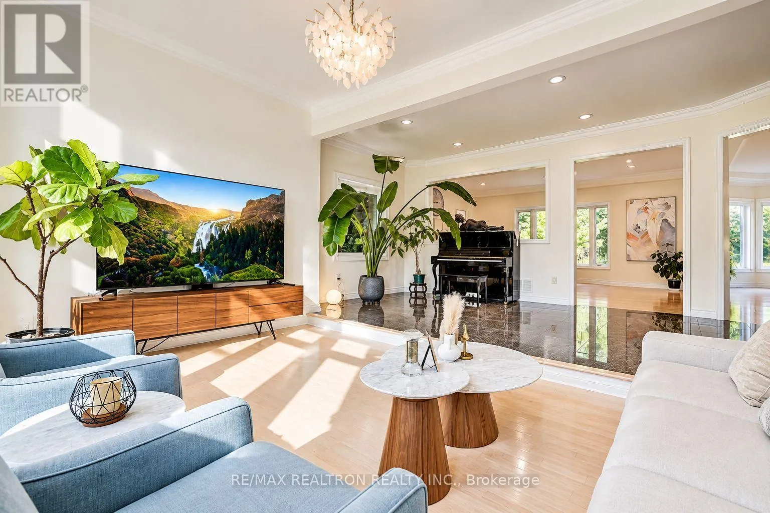 8 COUNTRY HEIGHTS DRIVE