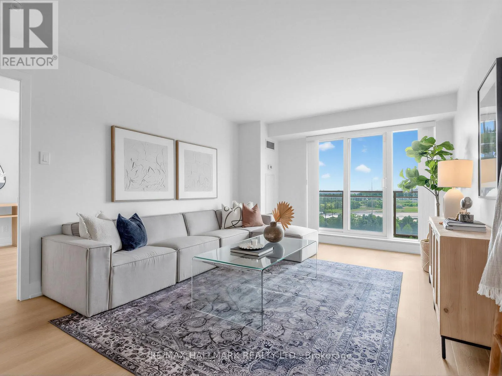 1102 - 399 SOUTH PARK ROAD