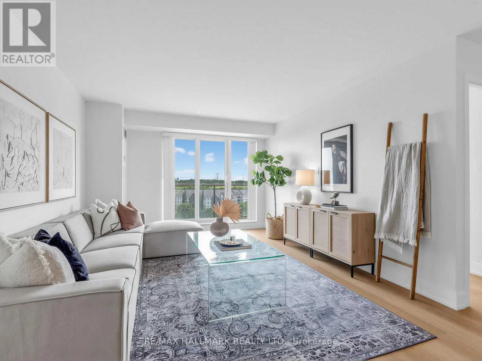 1102 - 399 SOUTH PARK ROAD