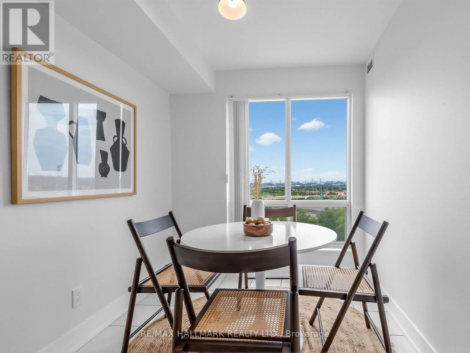 1102 - 399 SOUTH PARK ROAD