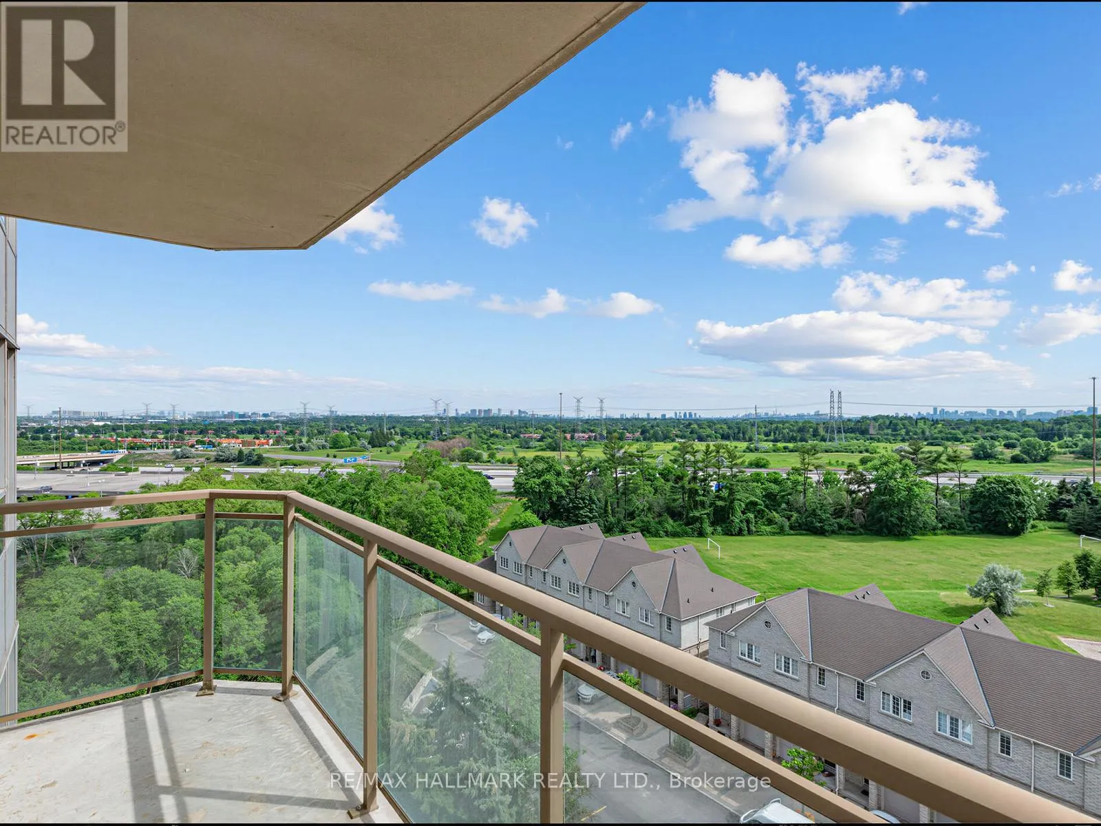 1102 - 399 SOUTH PARK ROAD