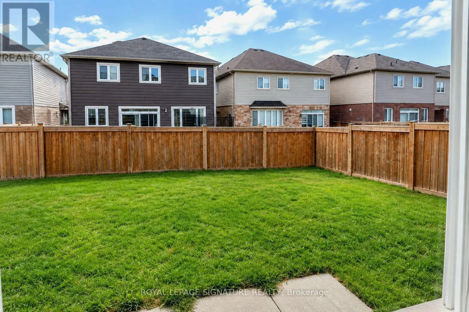 165 WAGNER CRESCENT
