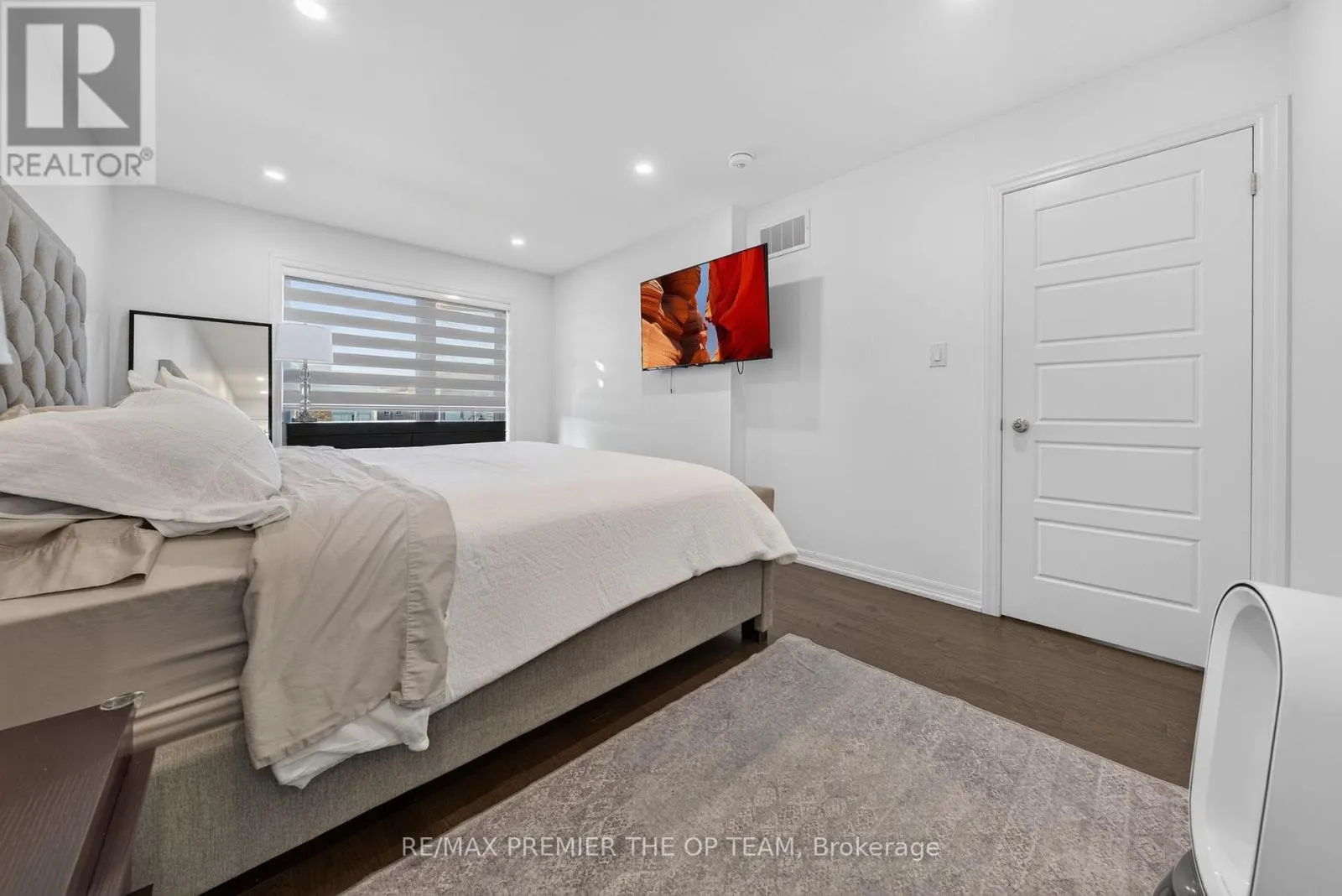 233 VIVANT STREET
