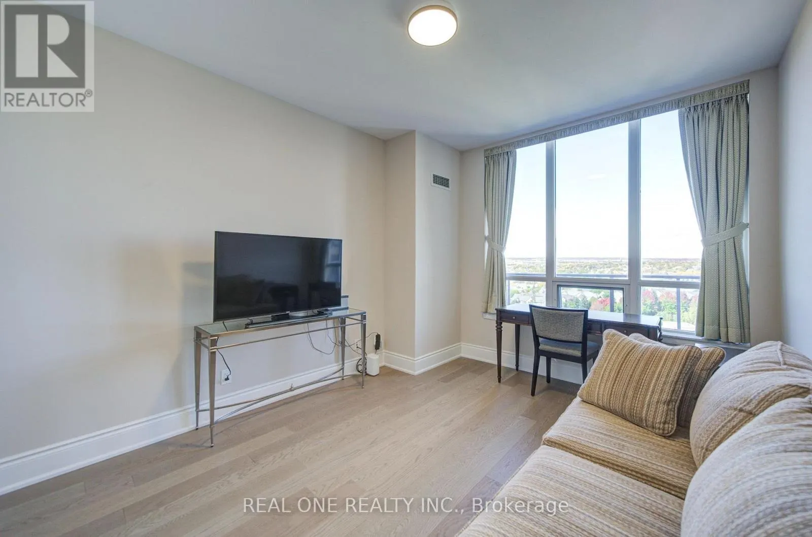 PH55 - 23 COX BOULEVARD