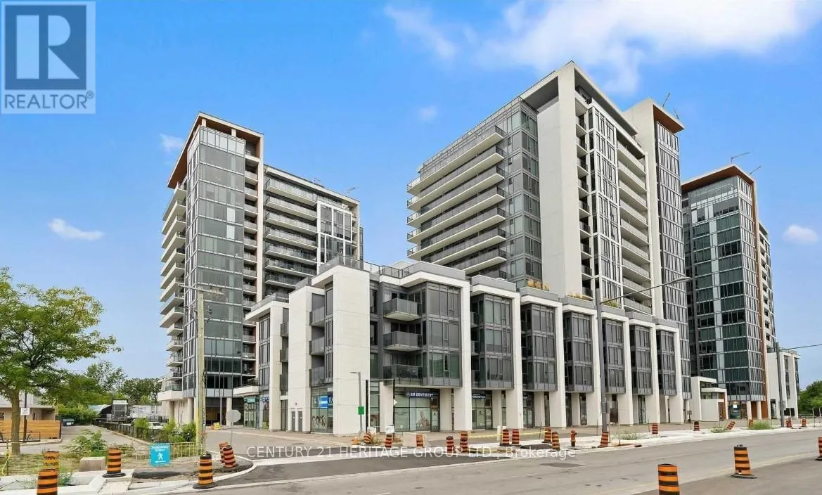 201 - 9618 YONGE STREET