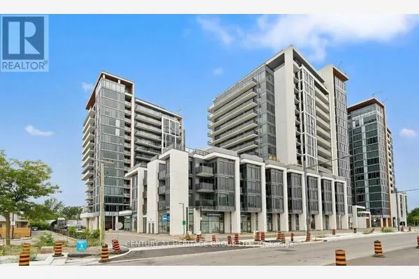 201 - 9618 YONGE STREET