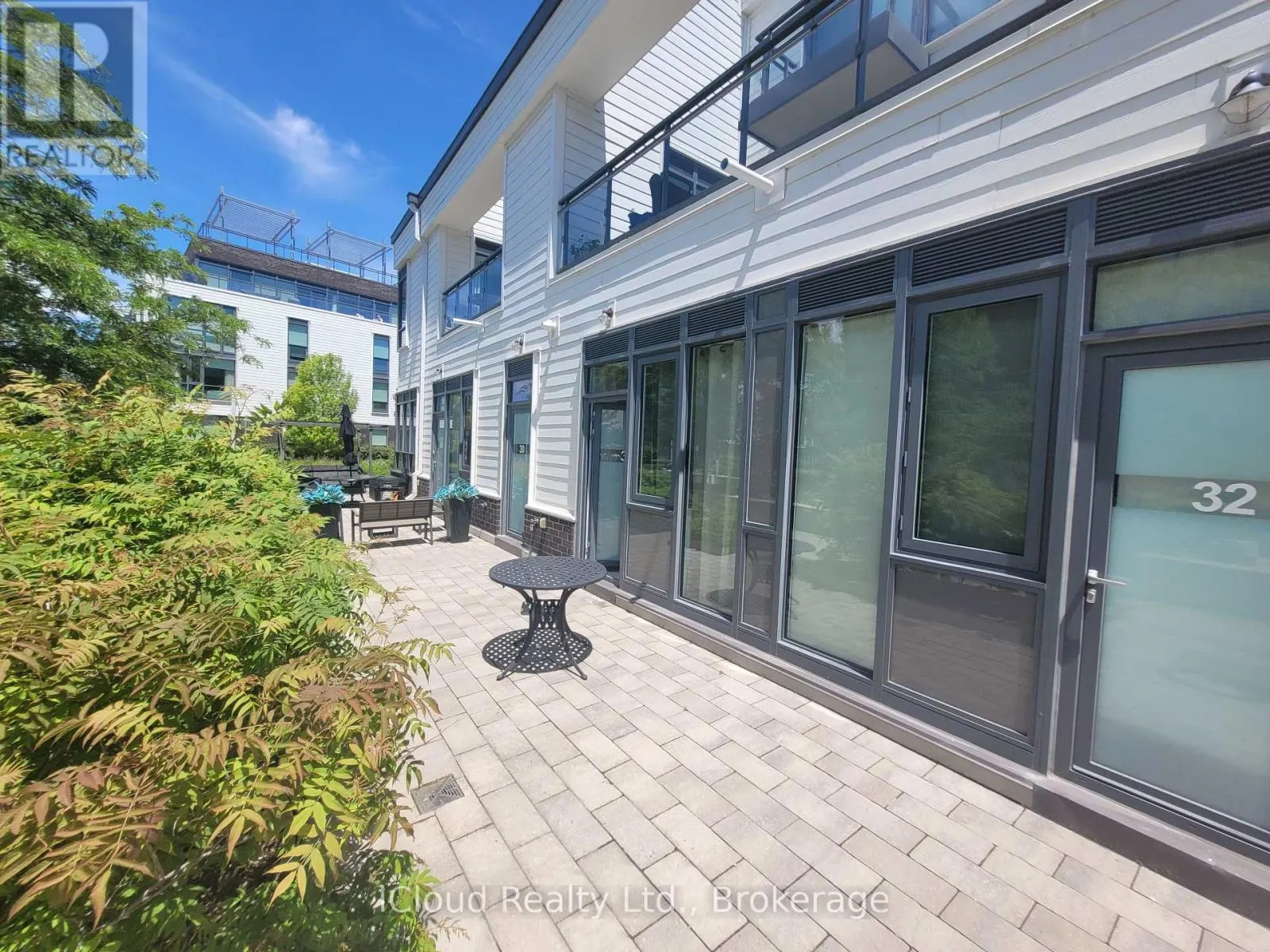 31 - 247 BROWARD WAY