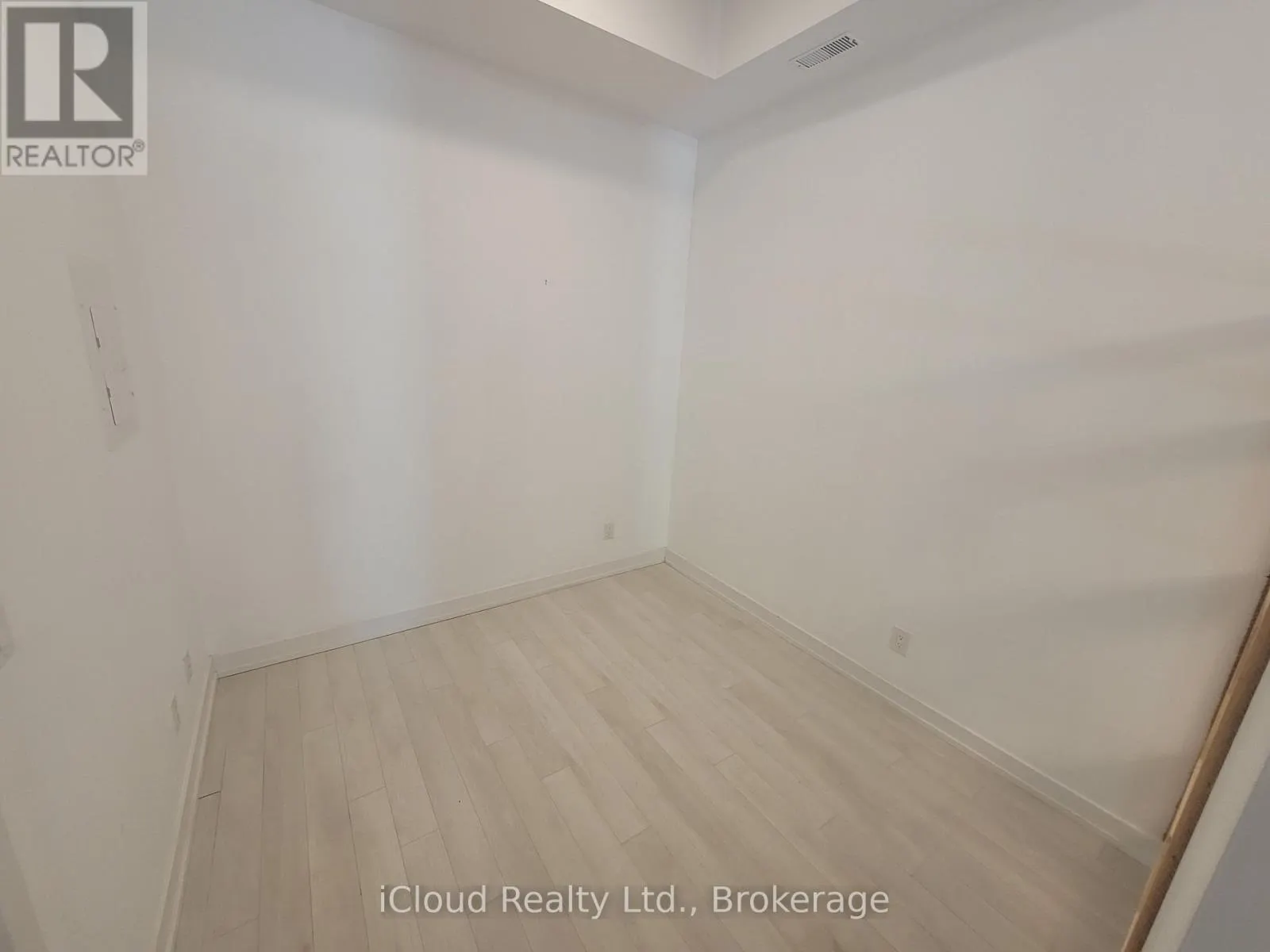 31 - 247 BROWARD WAY