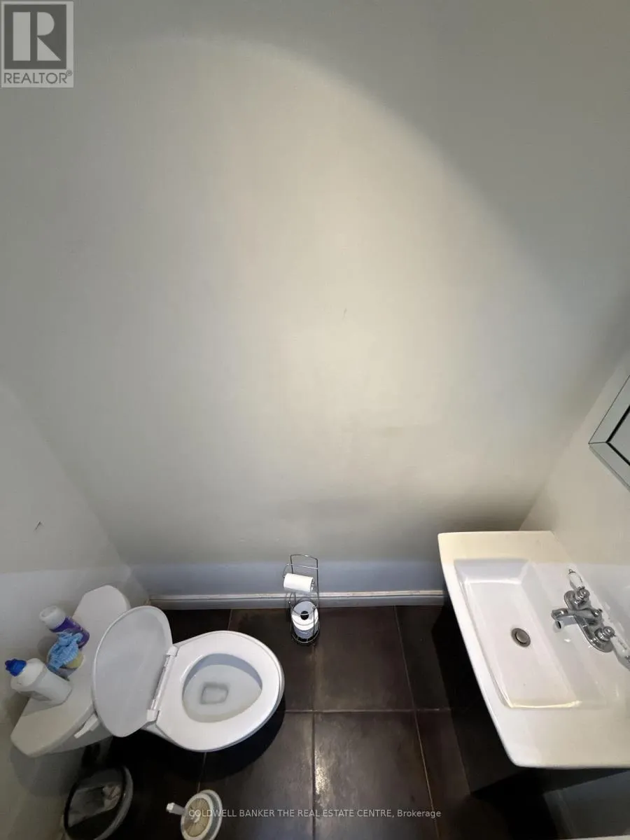 11A - 90 REGINA ROAD