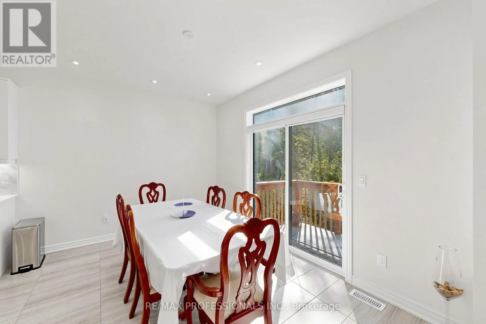 1450 DAVIS LOOP