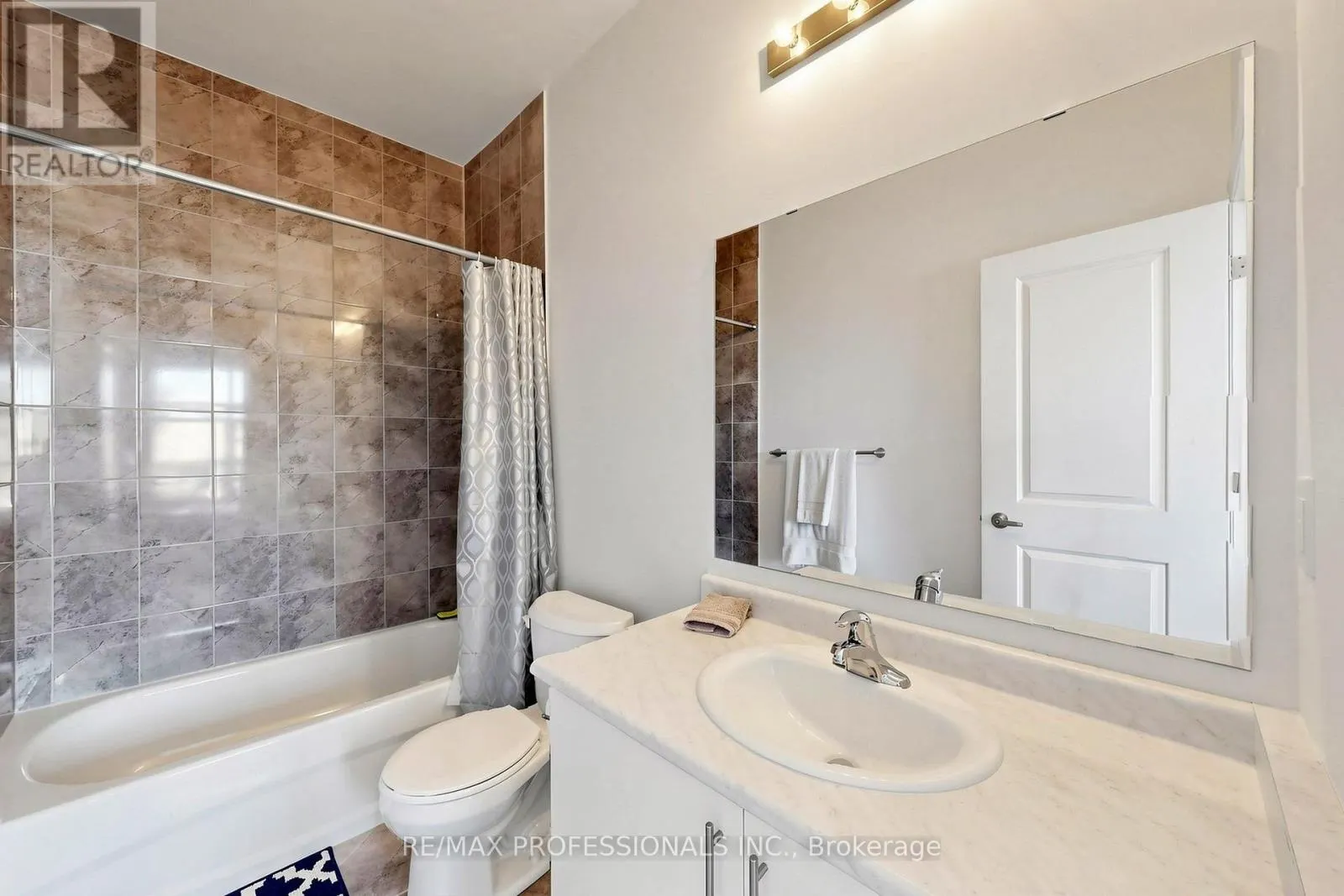 1450 DAVIS LOOP
