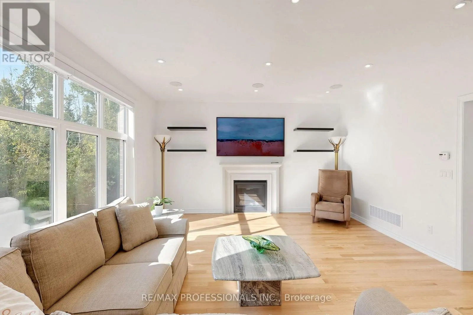1450 DAVIS LOOP