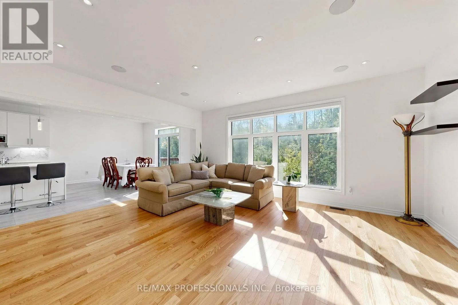 1450 DAVIS LOOP