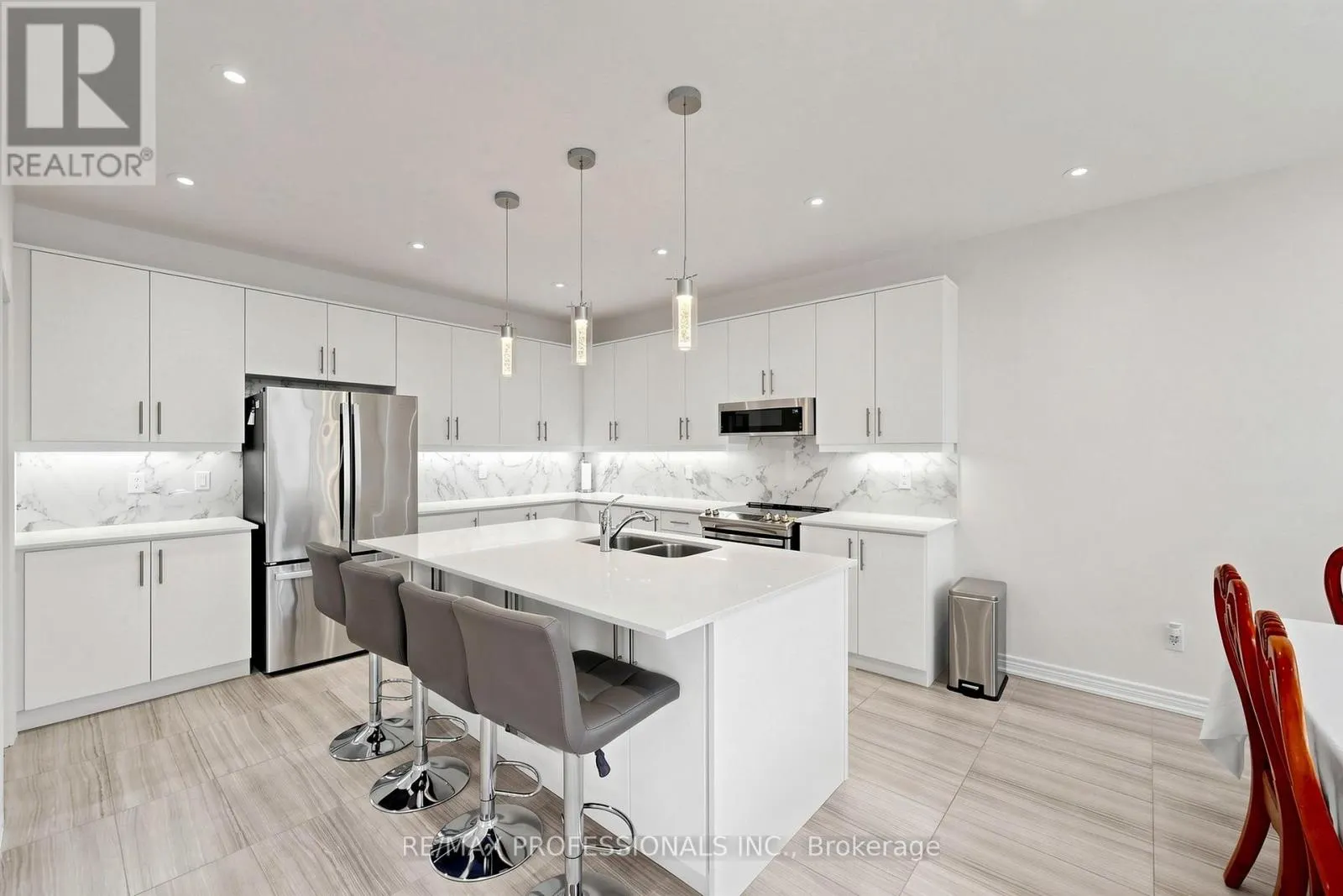 1450 DAVIS LOOP