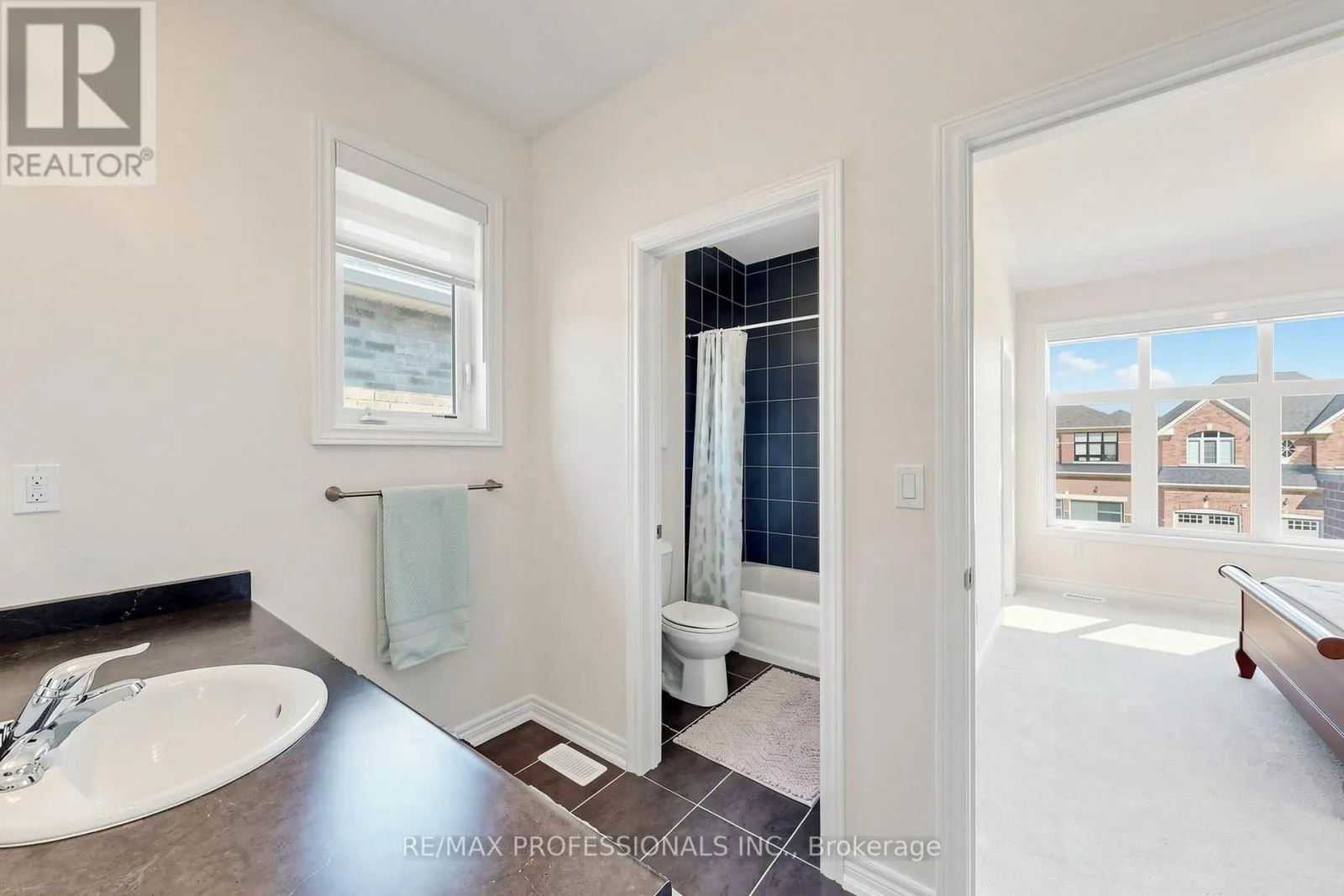 1450 DAVIS LOOP