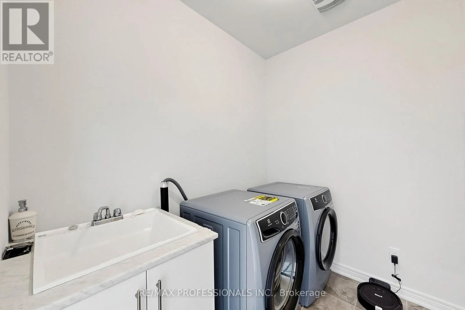 1450 DAVIS LOOP