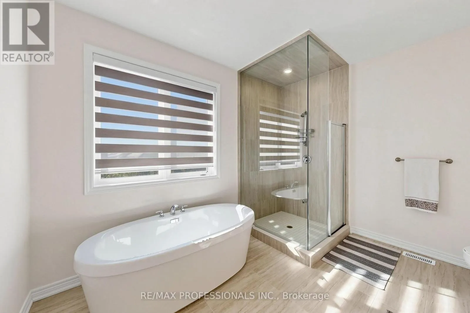 1450 DAVIS LOOP
