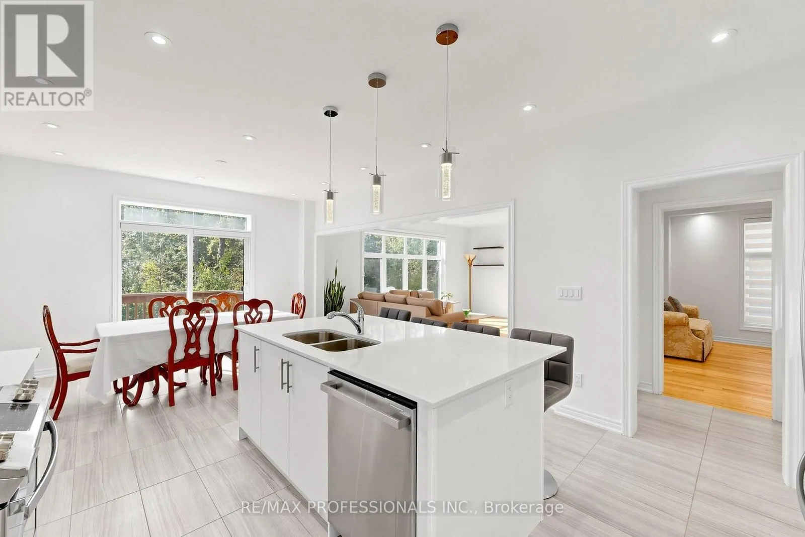 1450 DAVIS LOOP