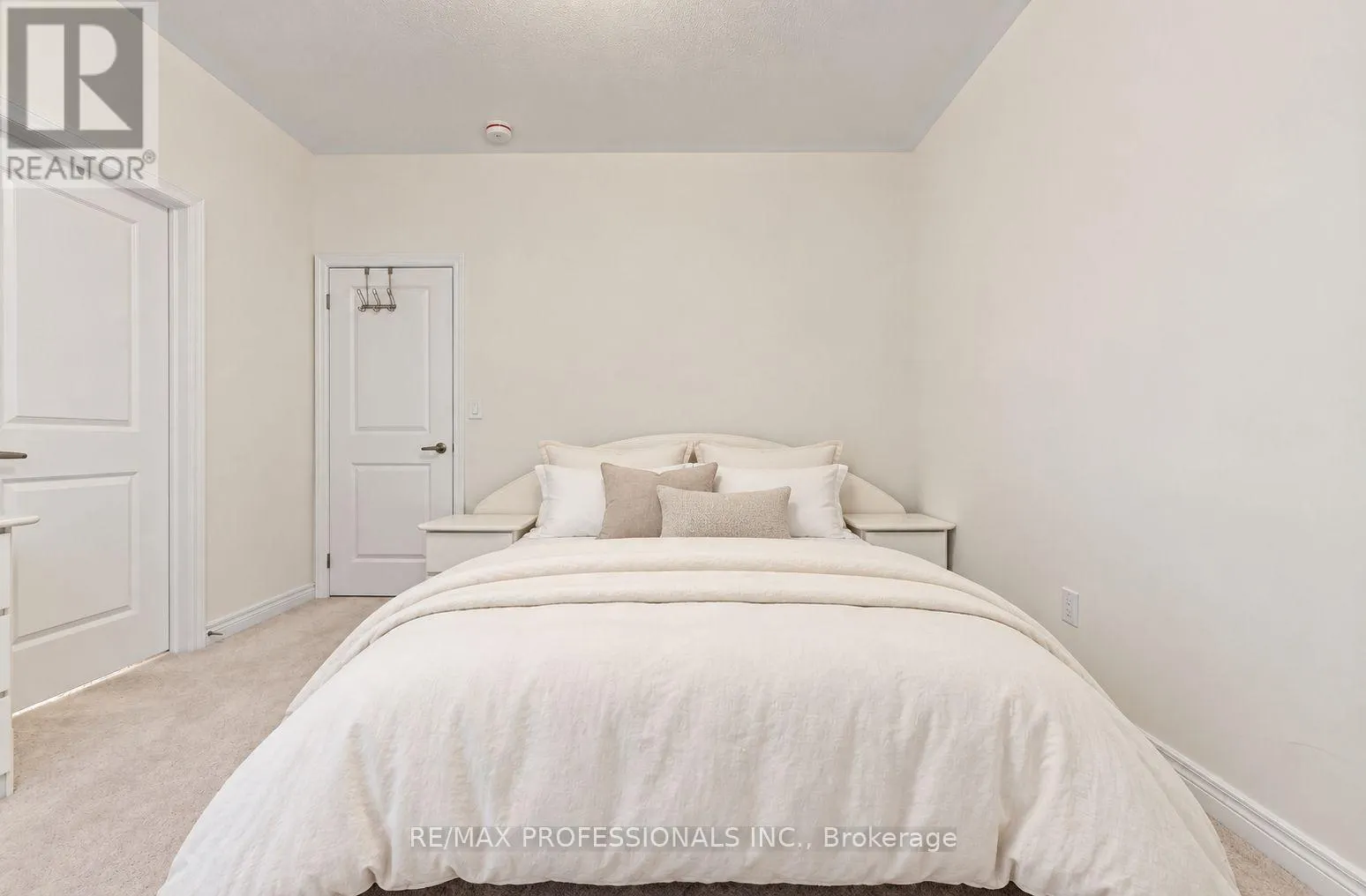 1450 DAVIS LOOP