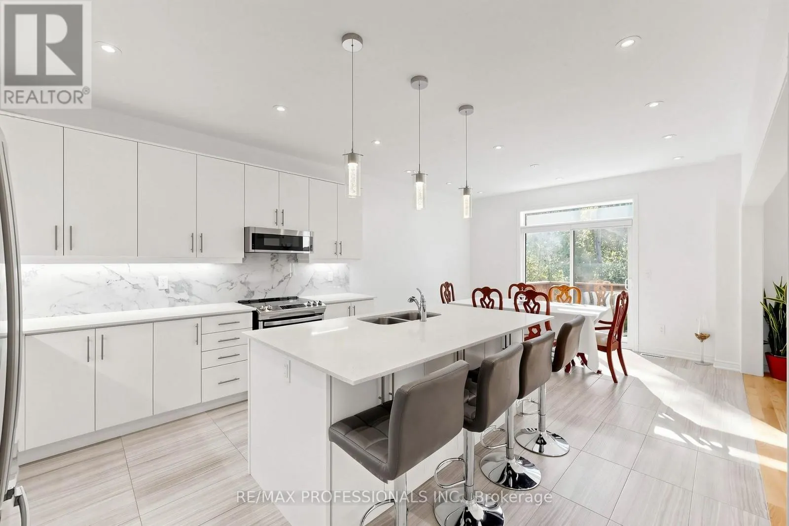 1450 DAVIS LOOP