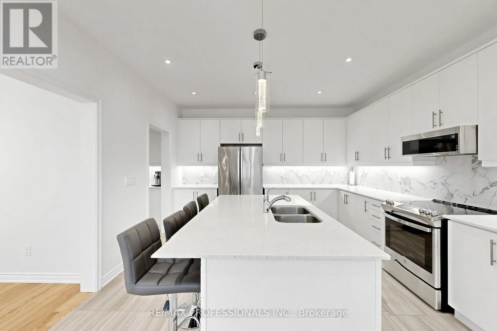 1450 DAVIS LOOP