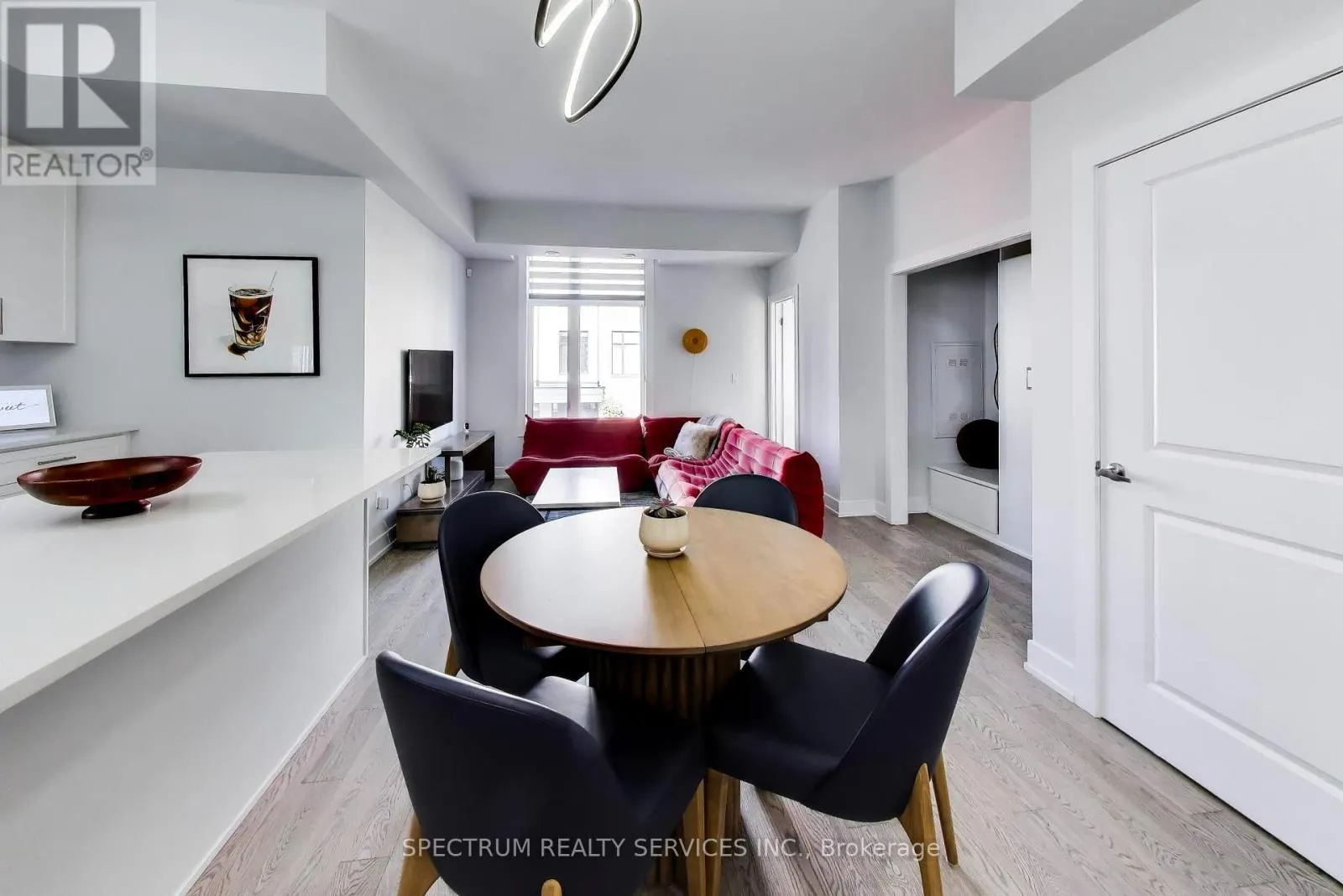 224 - 9560 ISLINGTON AVENUE