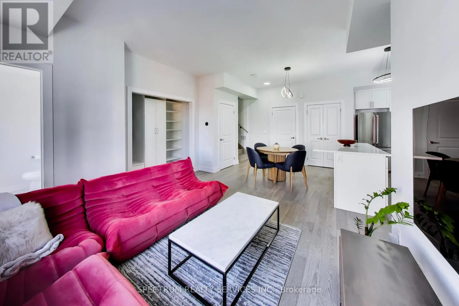 224 - 9560 ISLINGTON AVENUE