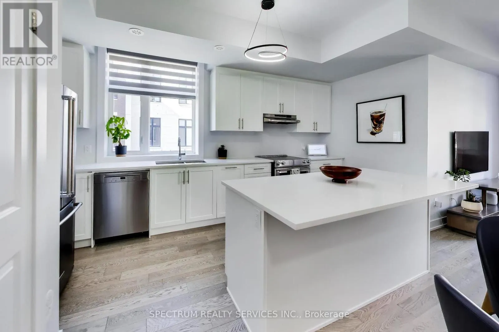 224 - 9560 ISLINGTON AVENUE
