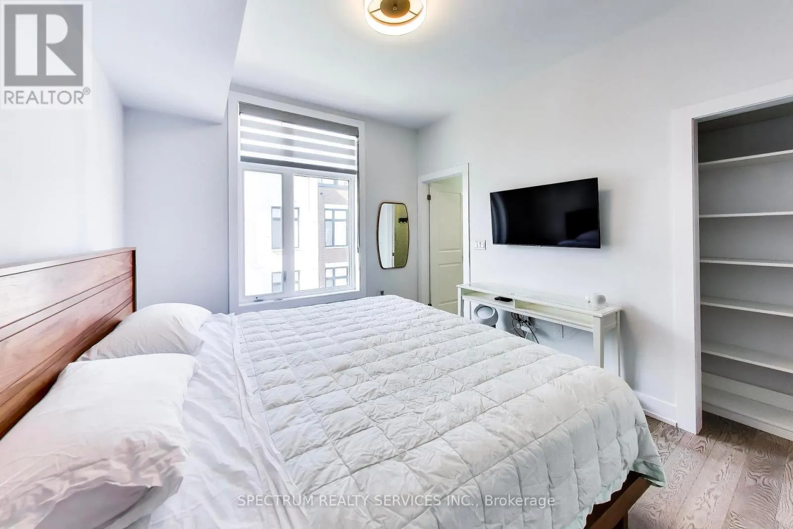 224 - 9560 ISLINGTON AVENUE