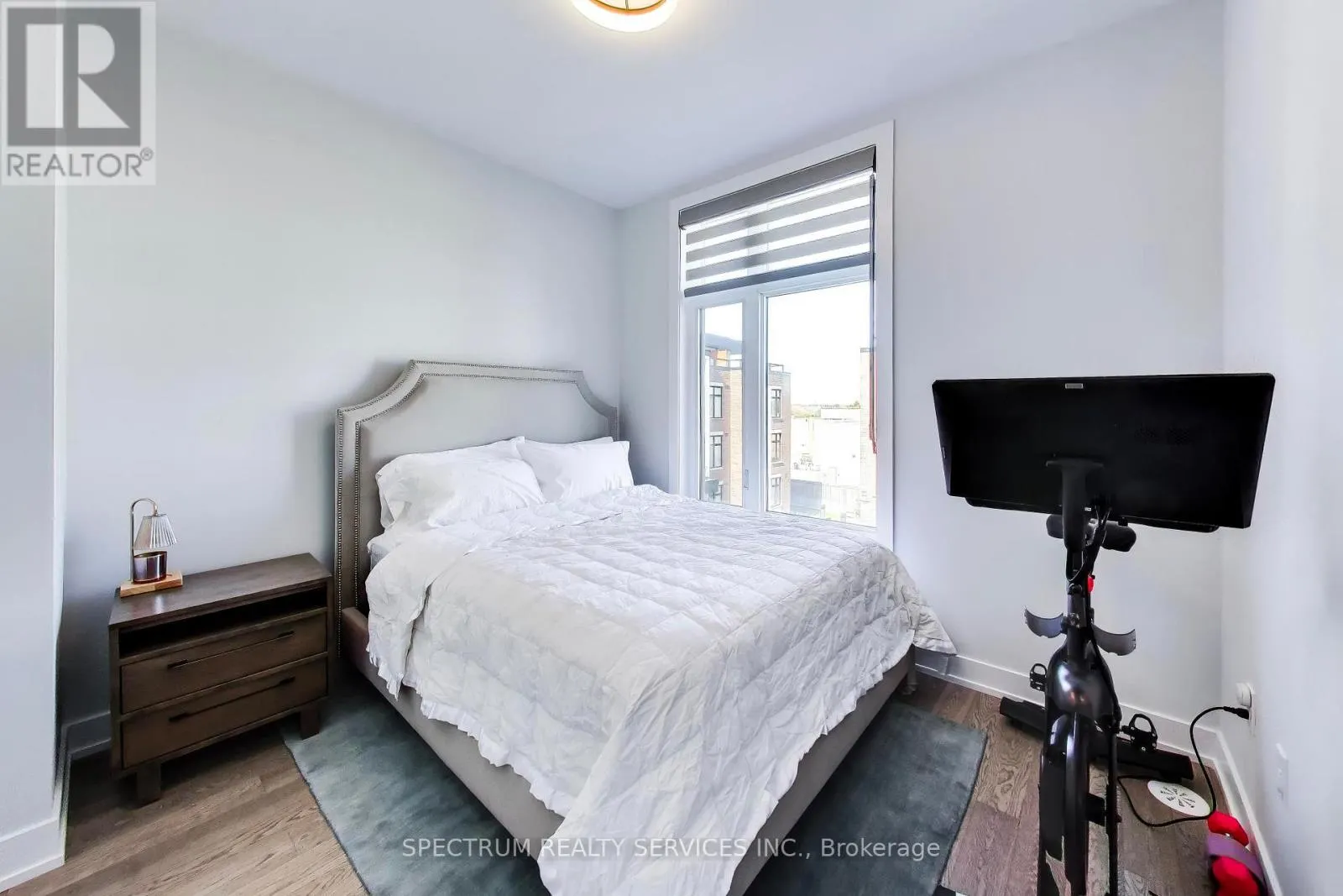 224 - 9560 ISLINGTON AVENUE