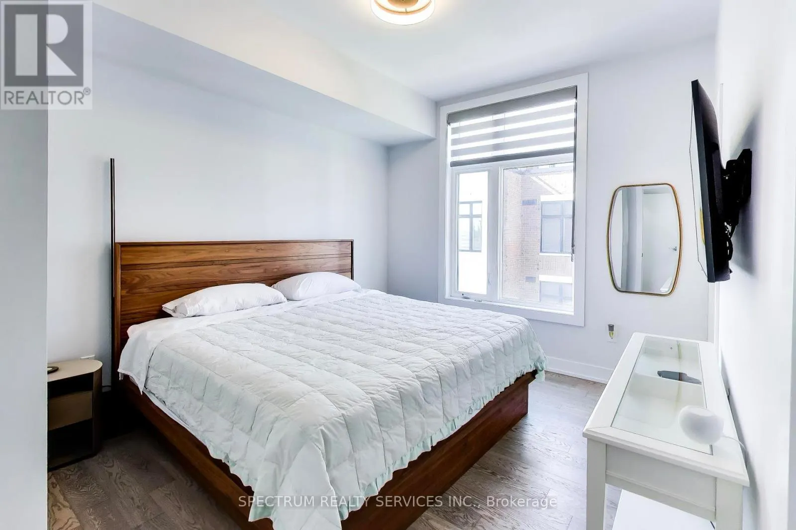 224 - 9560 ISLINGTON AVENUE