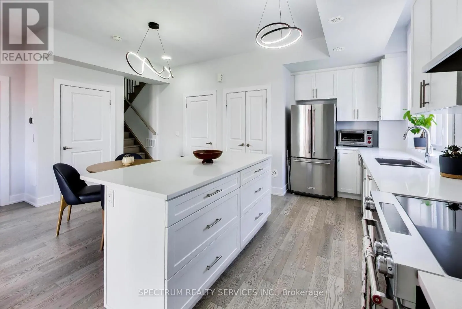 224 - 9560 ISLINGTON AVENUE