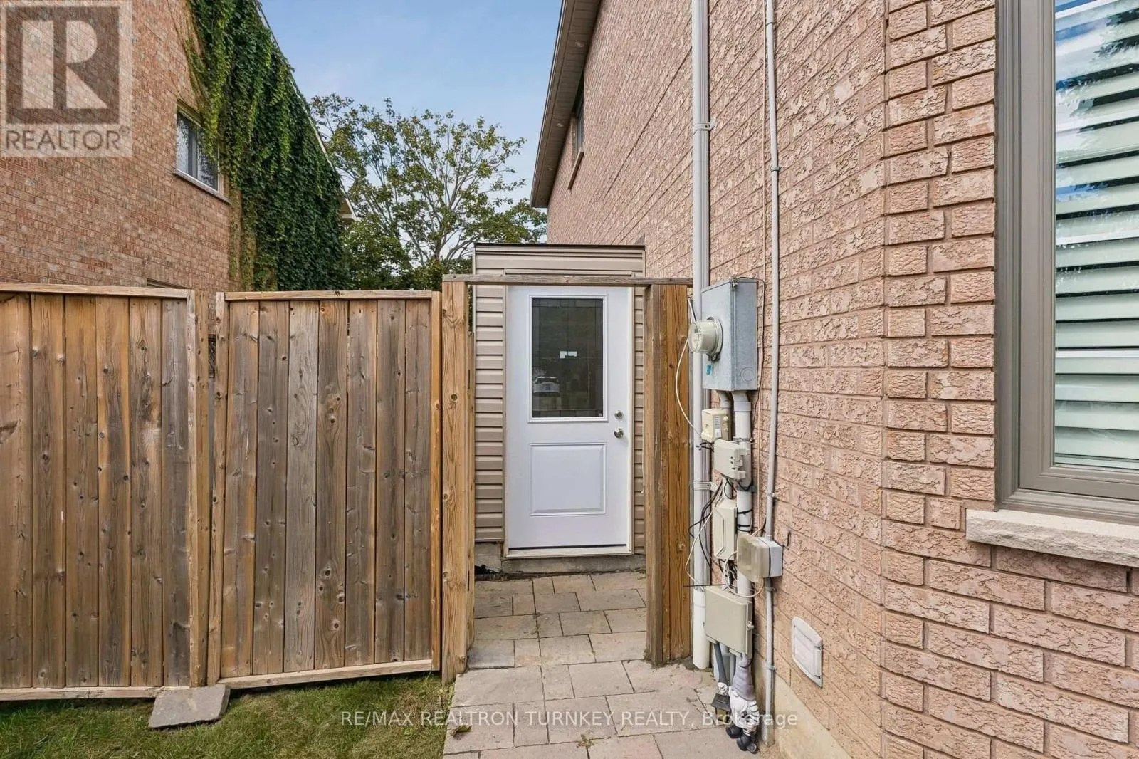 263 CHAMBERS CRESCENT