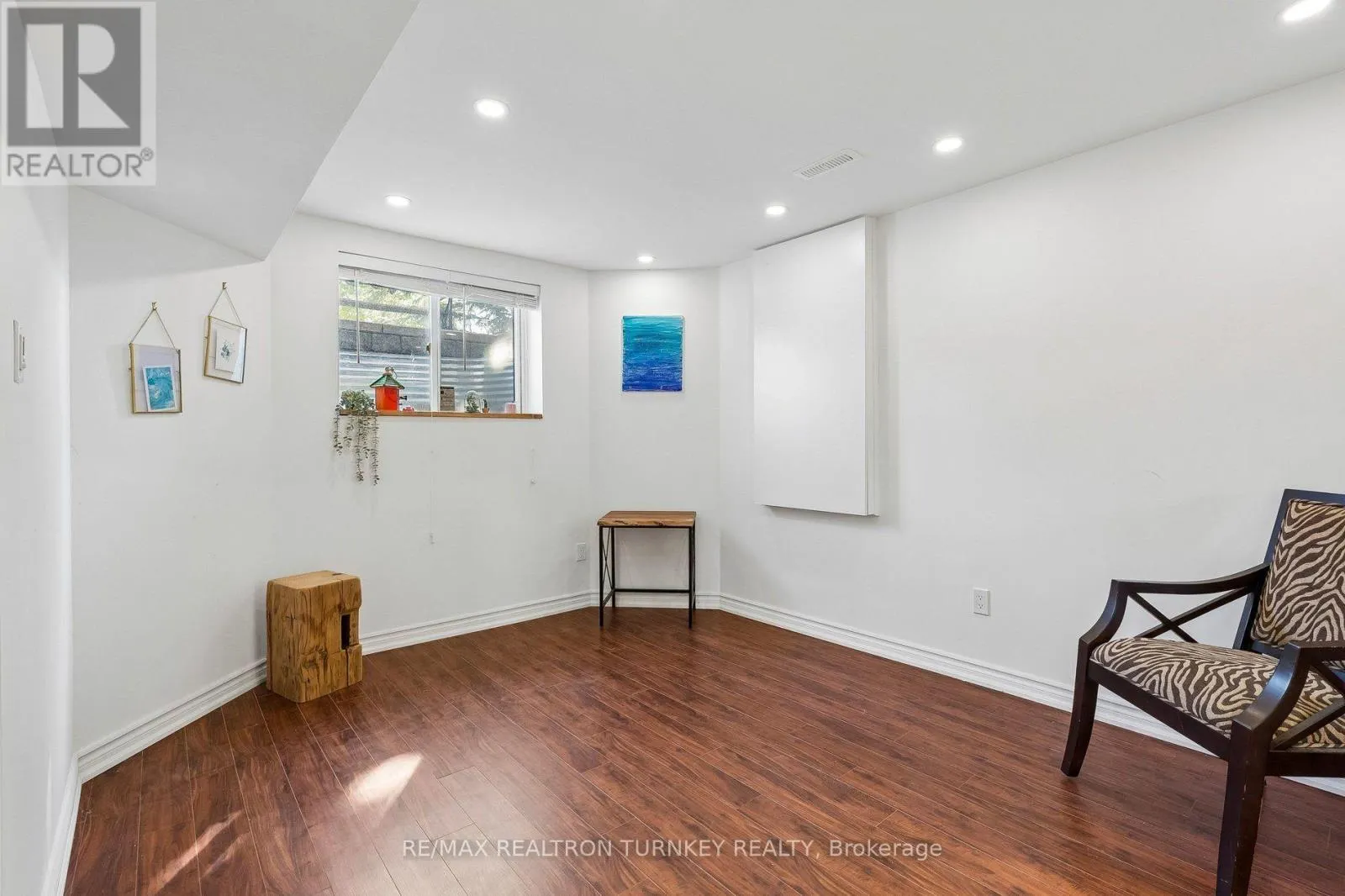 263 CHAMBERS CRESCENT