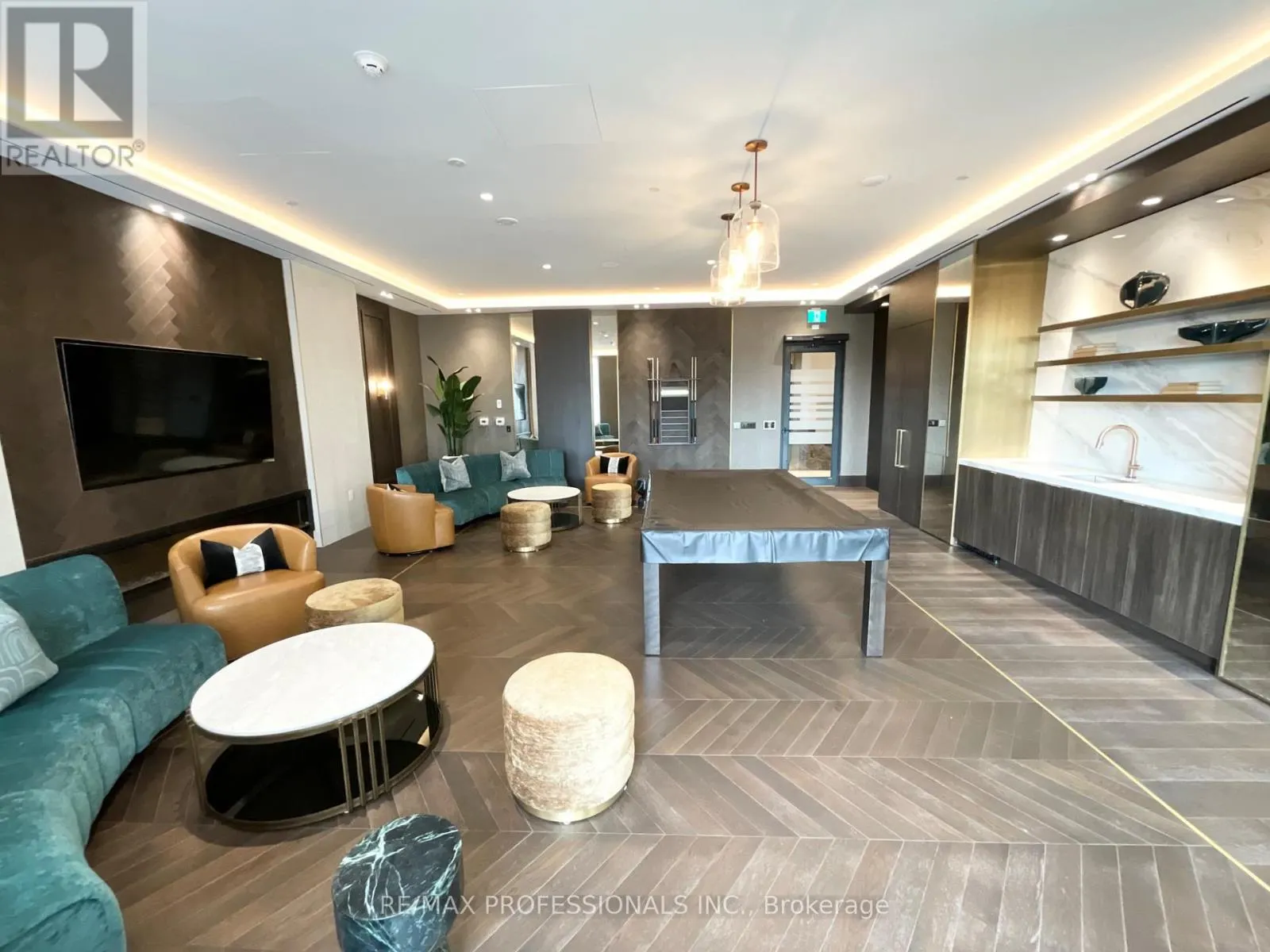1104 - 5 MEADOWDALE ROAD