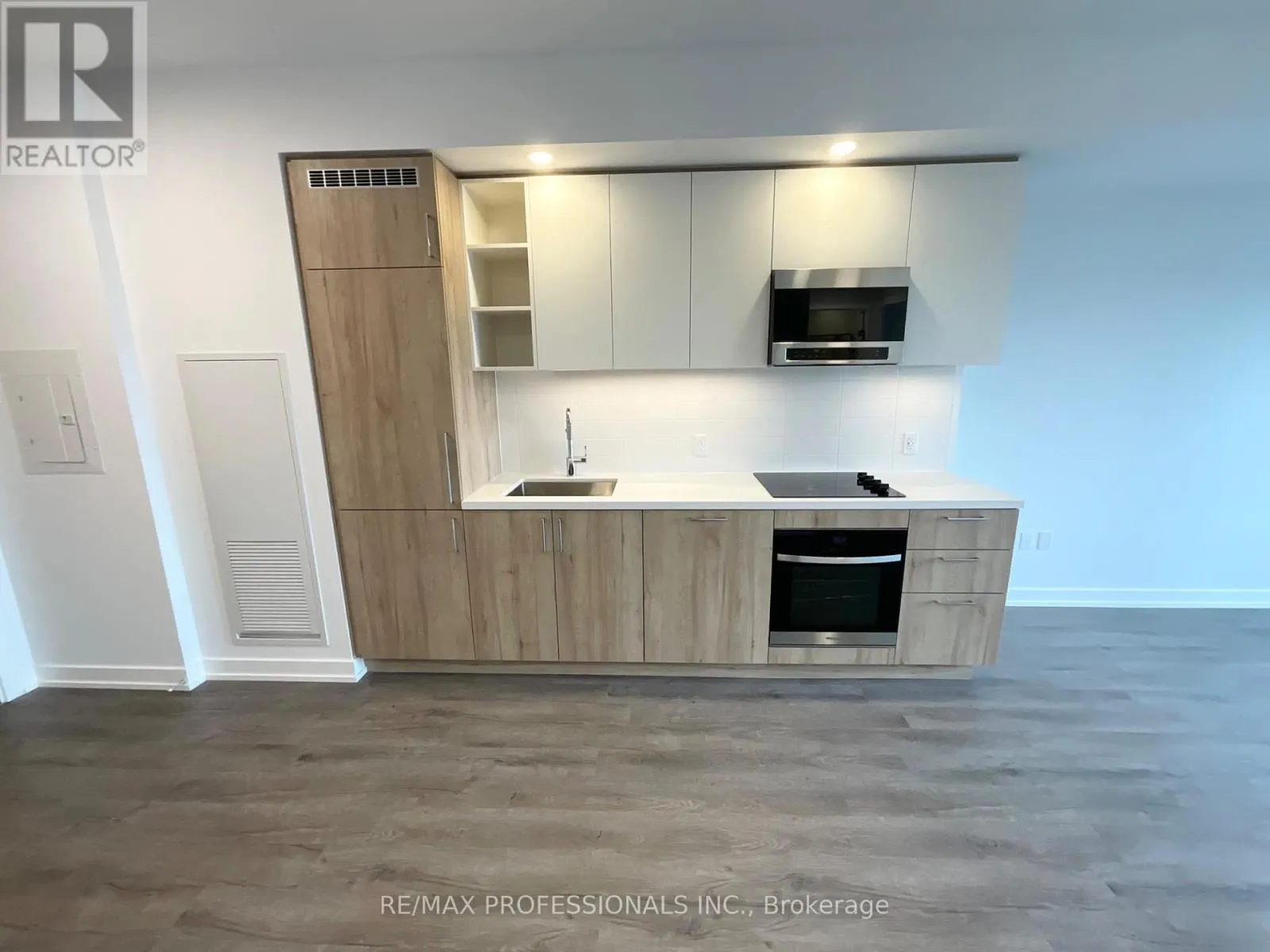 1104 - 5 MEADOWDALE ROAD
