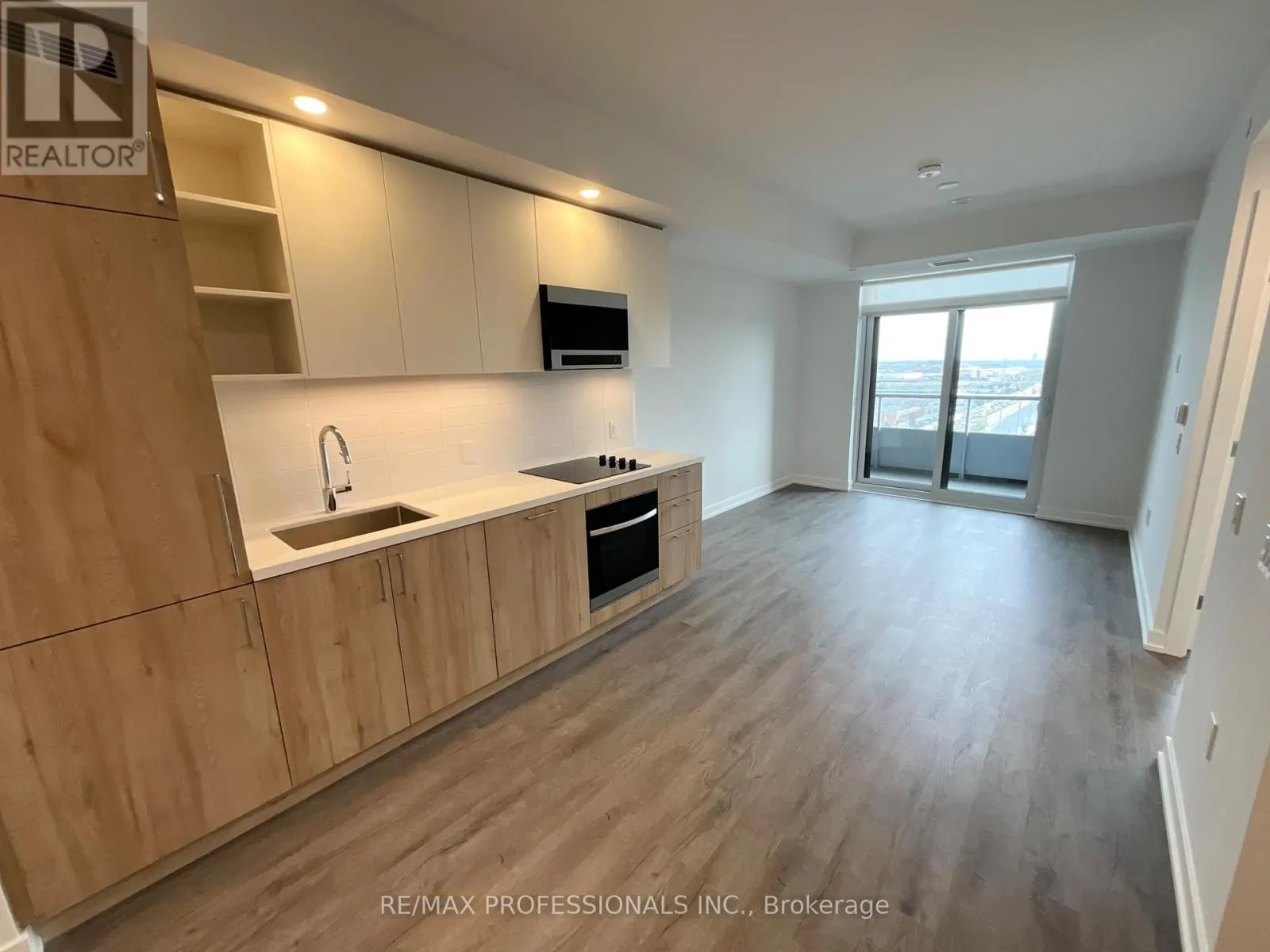 1104 - 5 MEADOWDALE ROAD