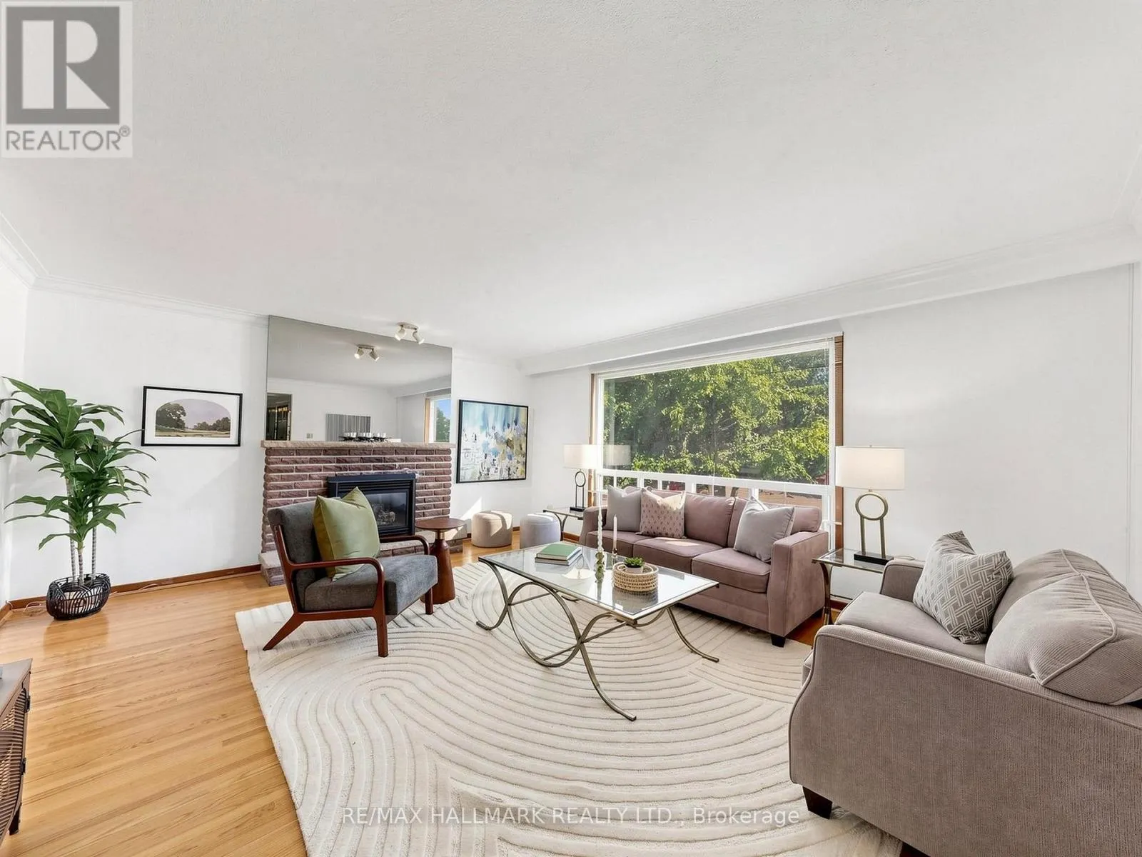 4 MULTIFLORA PLACE