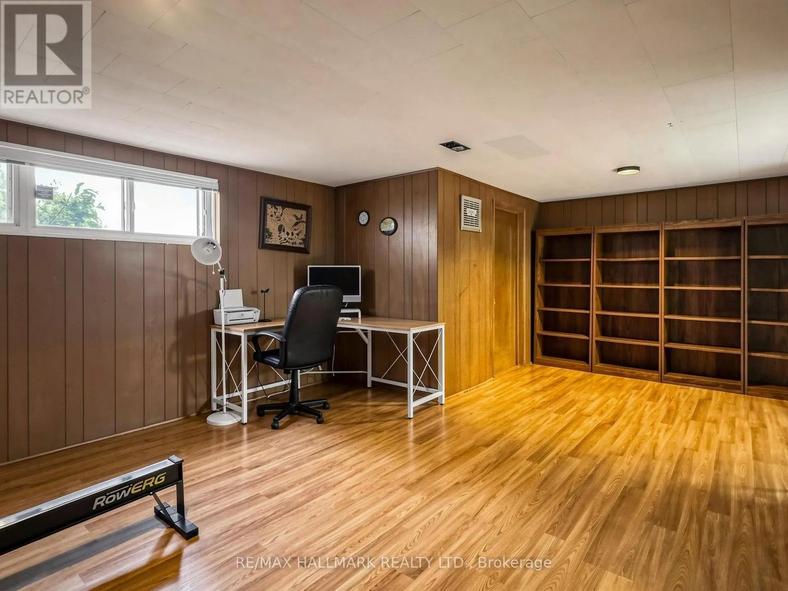 4 MULTIFLORA PLACE