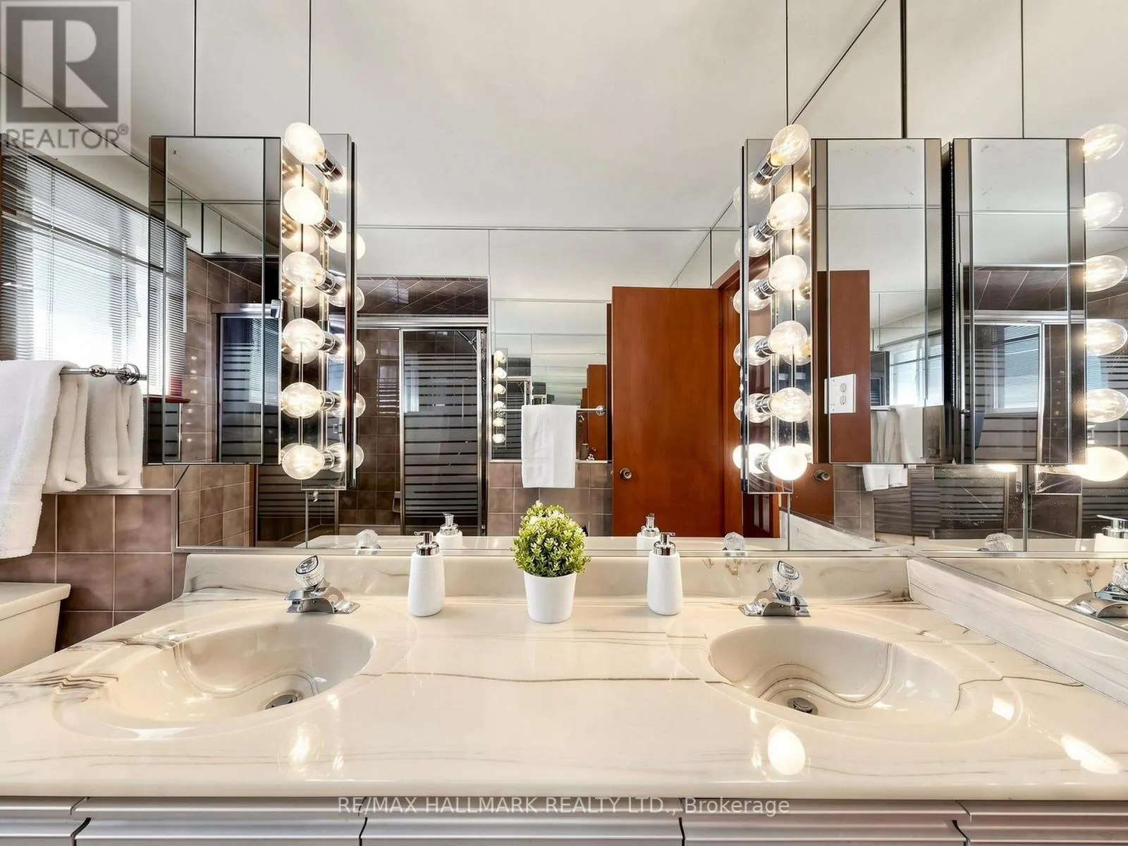 4 MULTIFLORA PLACE