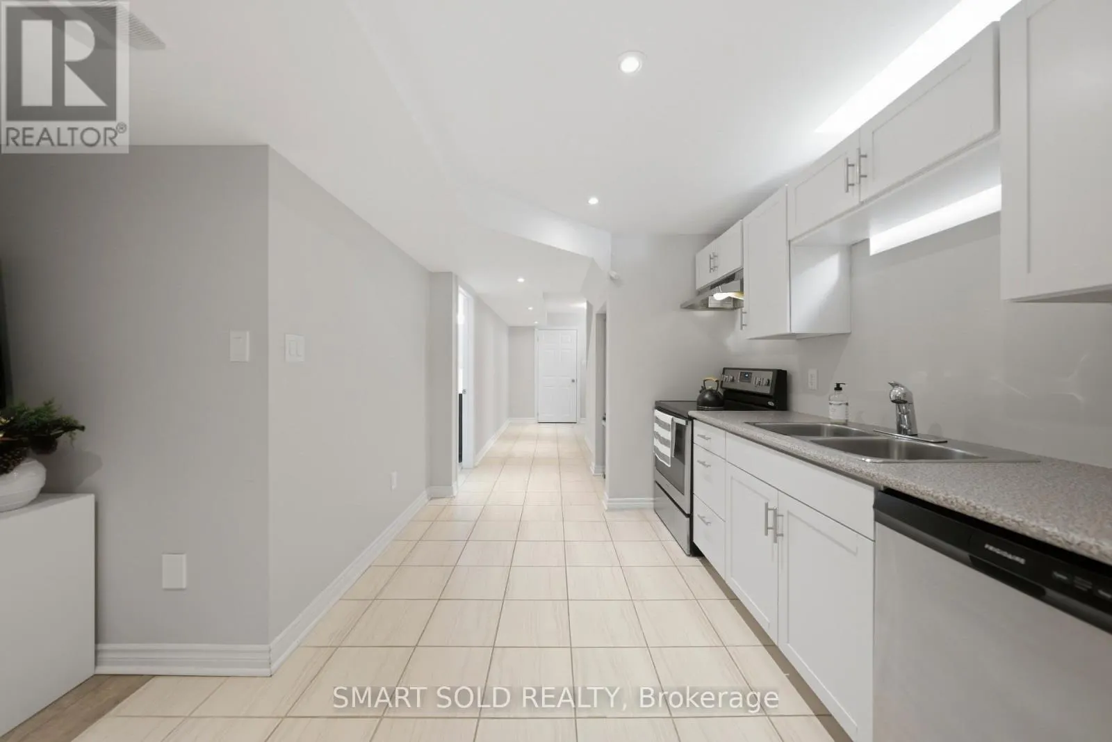 24 ANDES CRESCENT