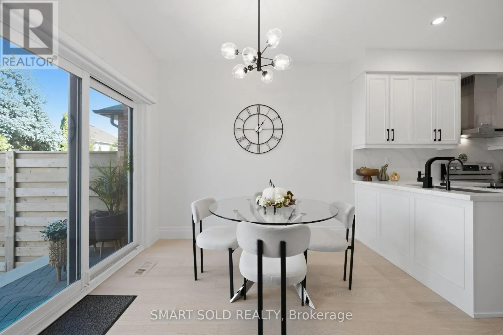 24 ANDES CRESCENT